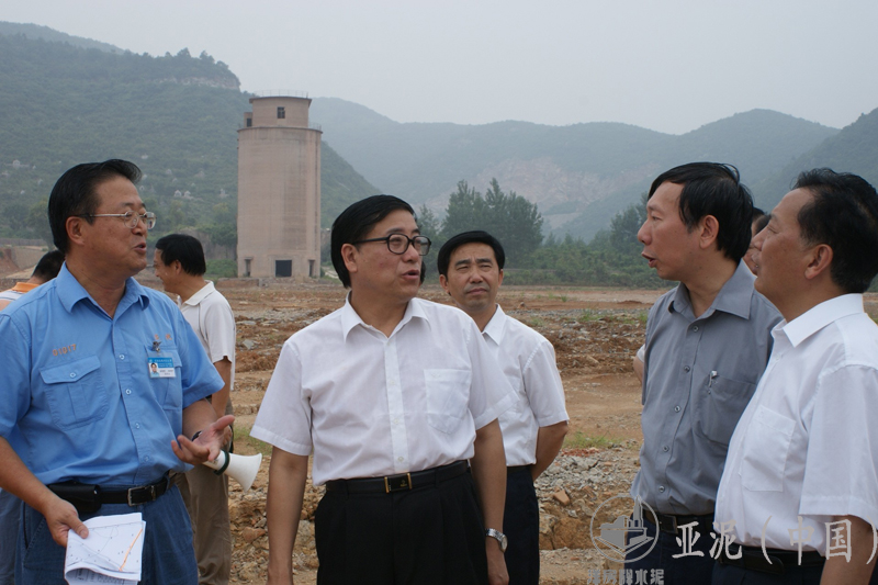 2008年8月，湖北省委常委、統(tǒng)戰(zhàn)部長(zhǎng)蘇曉云視察黃岡亞?wèn)|