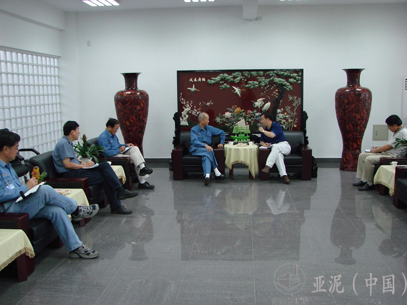 2007年7月1日，彭州市韓軼市長(zhǎng)視察四川亞?wèn)|